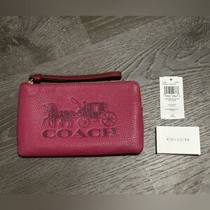 NWT Coach Fuchsia Leather Wristlet